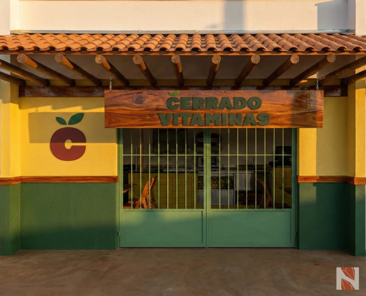 Cerrado Vitaminas — Fachada com esquadria metálica e identidade aplicada